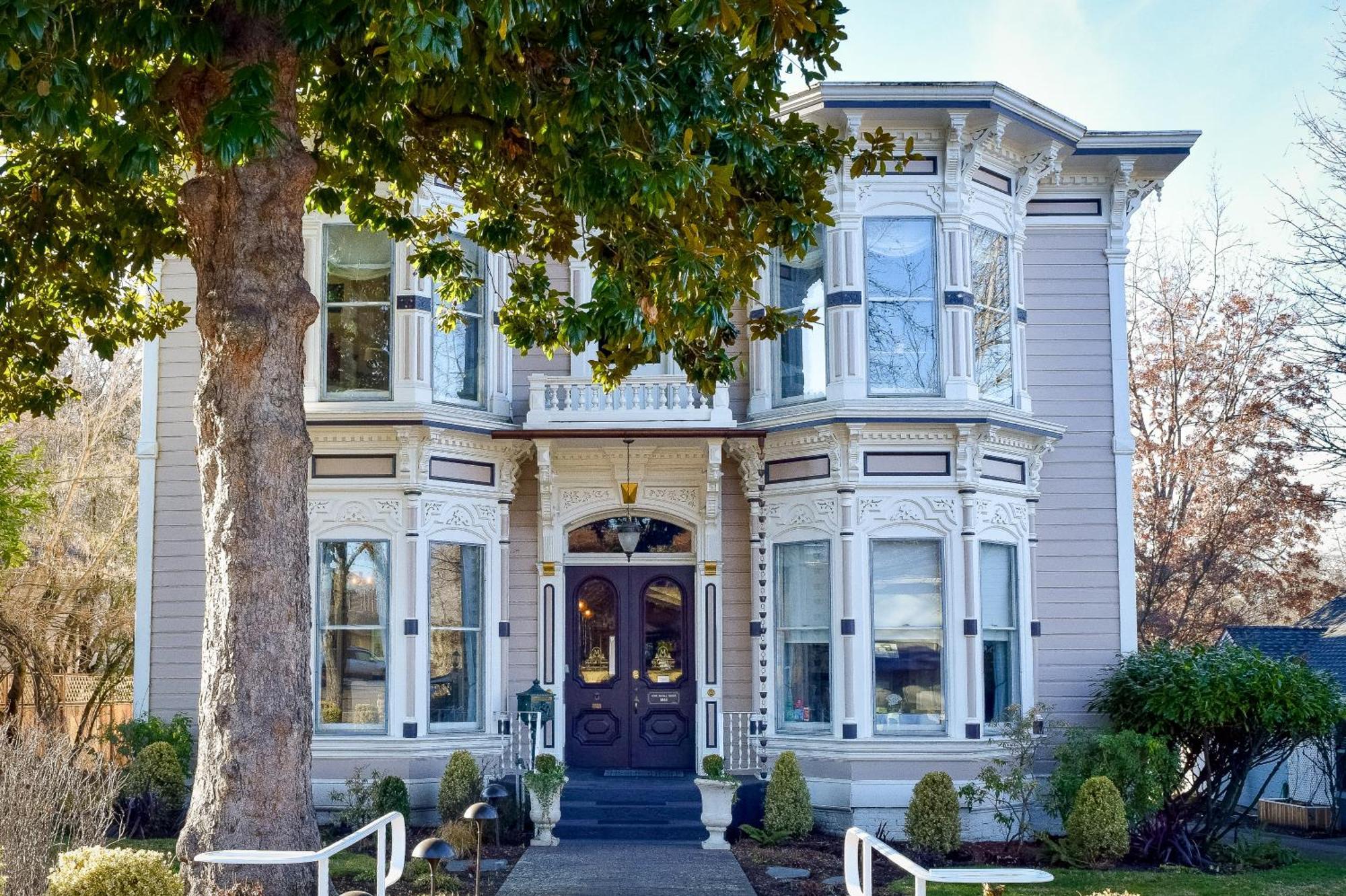 Mccall House Boutique Hotel Ашленд Екстериор снимка